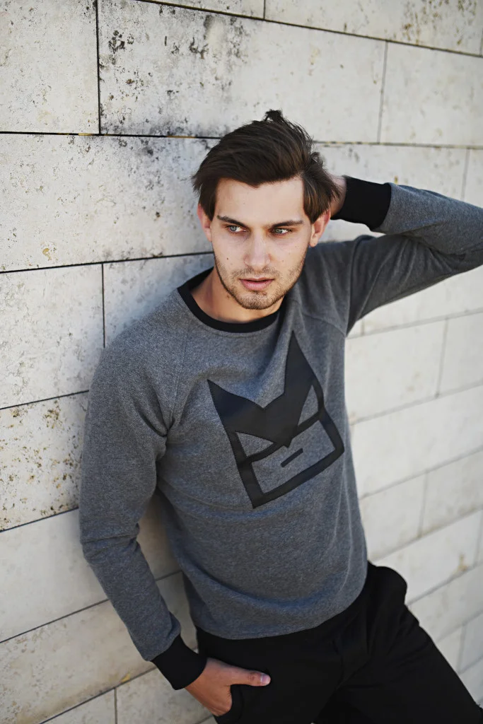 Unisex casual jumper from eco cotton knit – Hero of the DARK