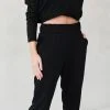 Comfortable women trousers with elastic waist and pockets