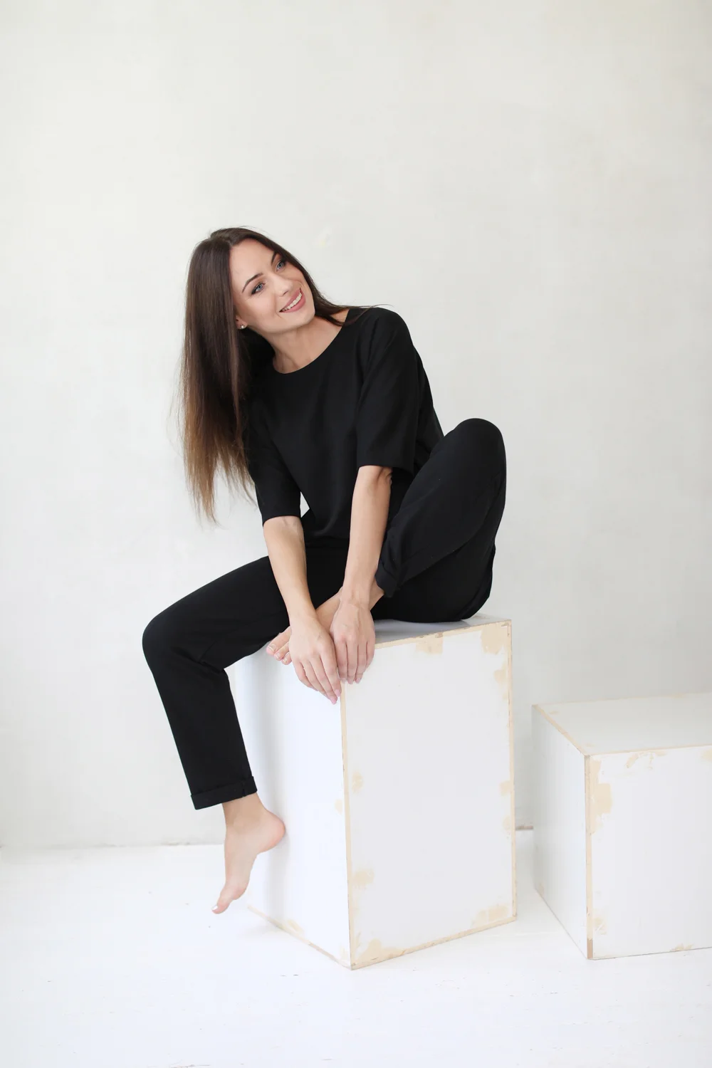 Comfortable women trousers with elastic waist and pockets