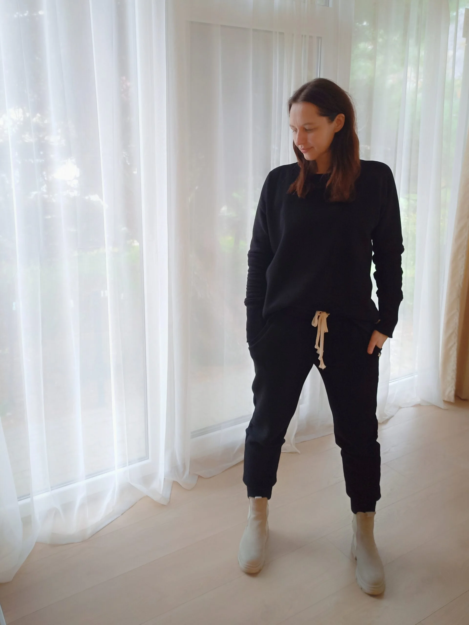 Two piece warm leisure set for women – trousers and long sleeve top
