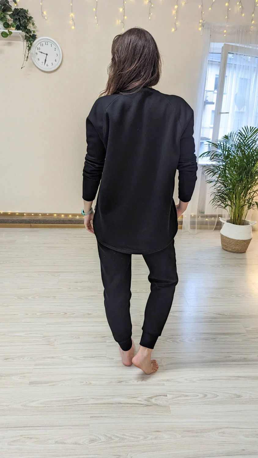 Two piece warm leisure set for women – trousers and long sleeve top